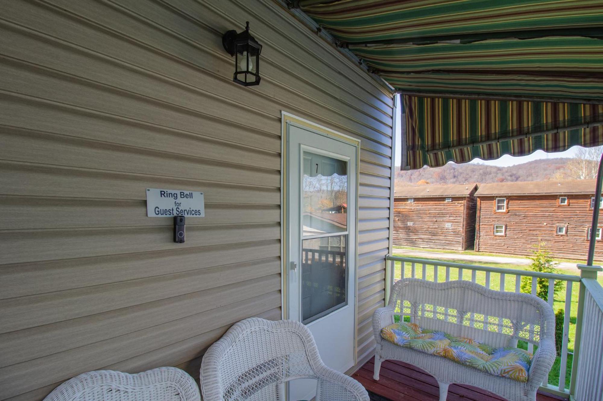 Stay In Ohiopyle In The Middle Of Town By The Gap Trail ภายนอก รูปภาพ