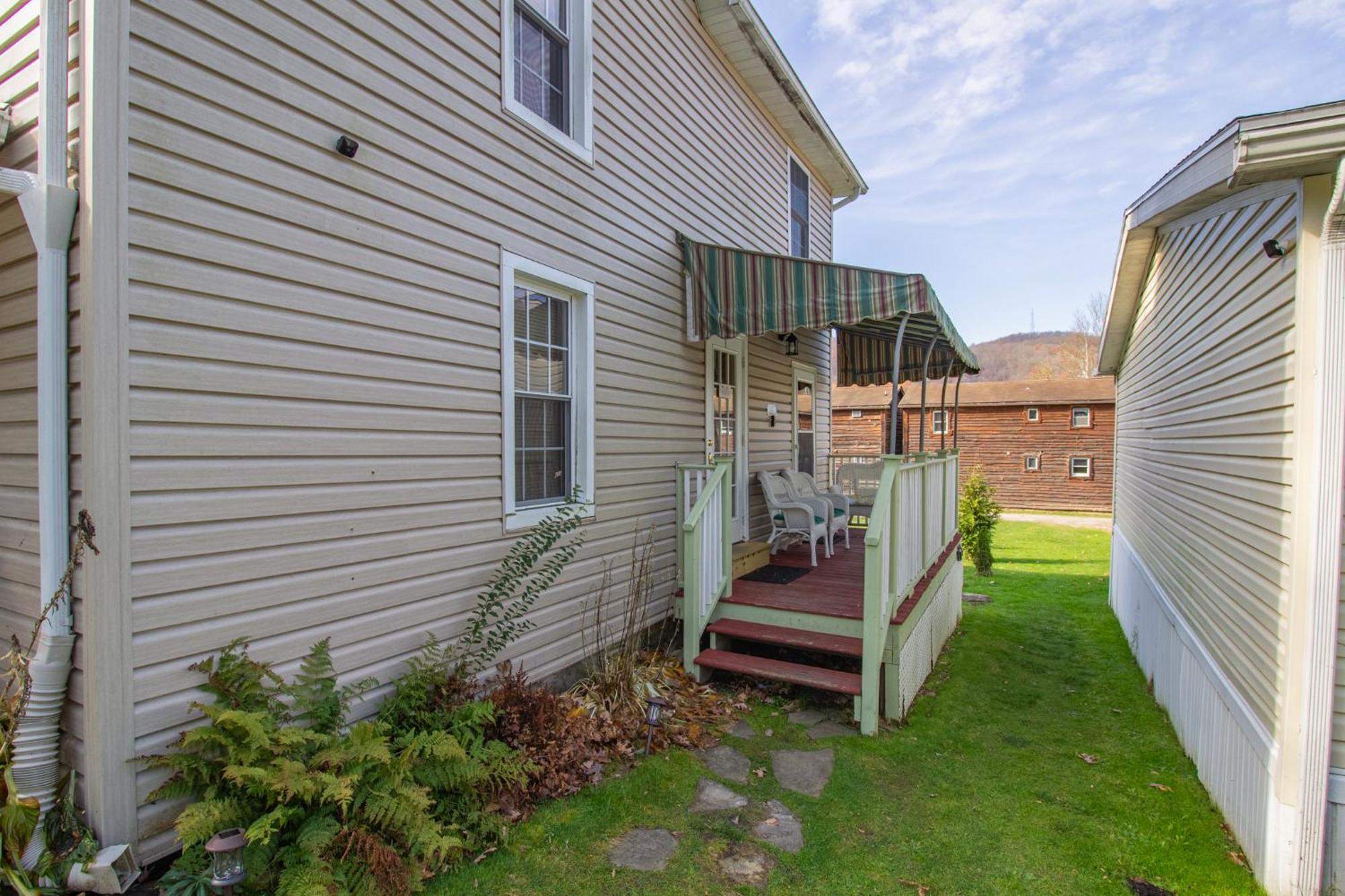 Stay In Ohiopyle In The Middle Of Town By The Gap Trail ภายนอก รูปภาพ